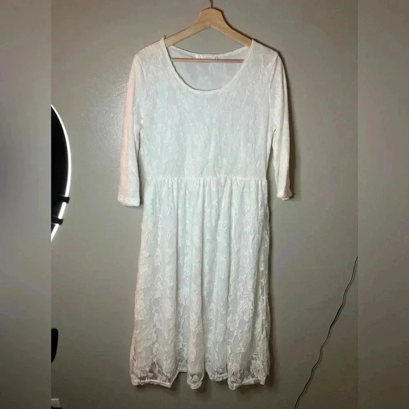 Sign here white dress‎ - Picture 1 of 4